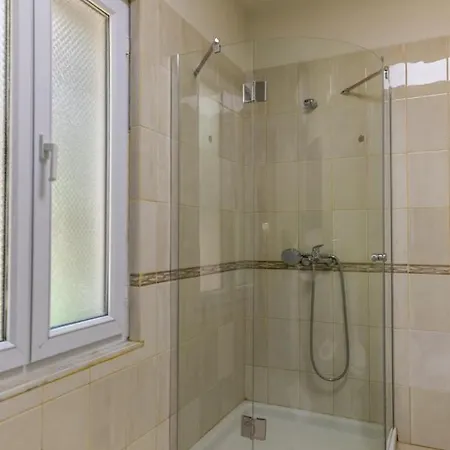 Villa Forest - Middle Of Forest & Near The Golem (Tirana)