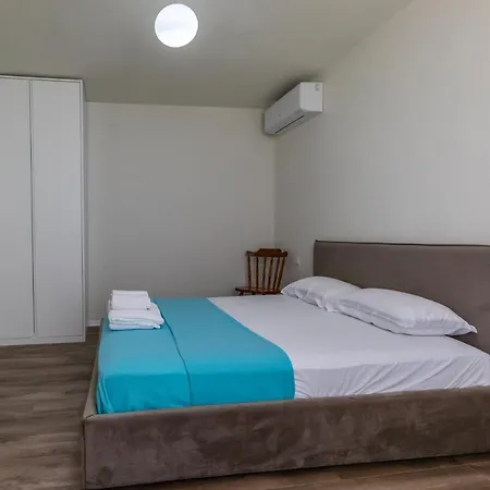 Villa Forest - Middle Of Forest & Near The Golem (Tirana)