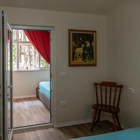Villa Forest - Middle Of Forest & Near The Golem (Tirana)