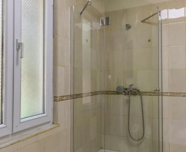 Villa Forest - Middle Of Forest & Near The Golem (Tirana)