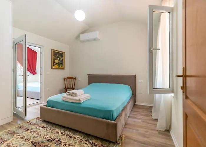 Villa Forest - Middle Of Forest & Near The Golem (Tirana)